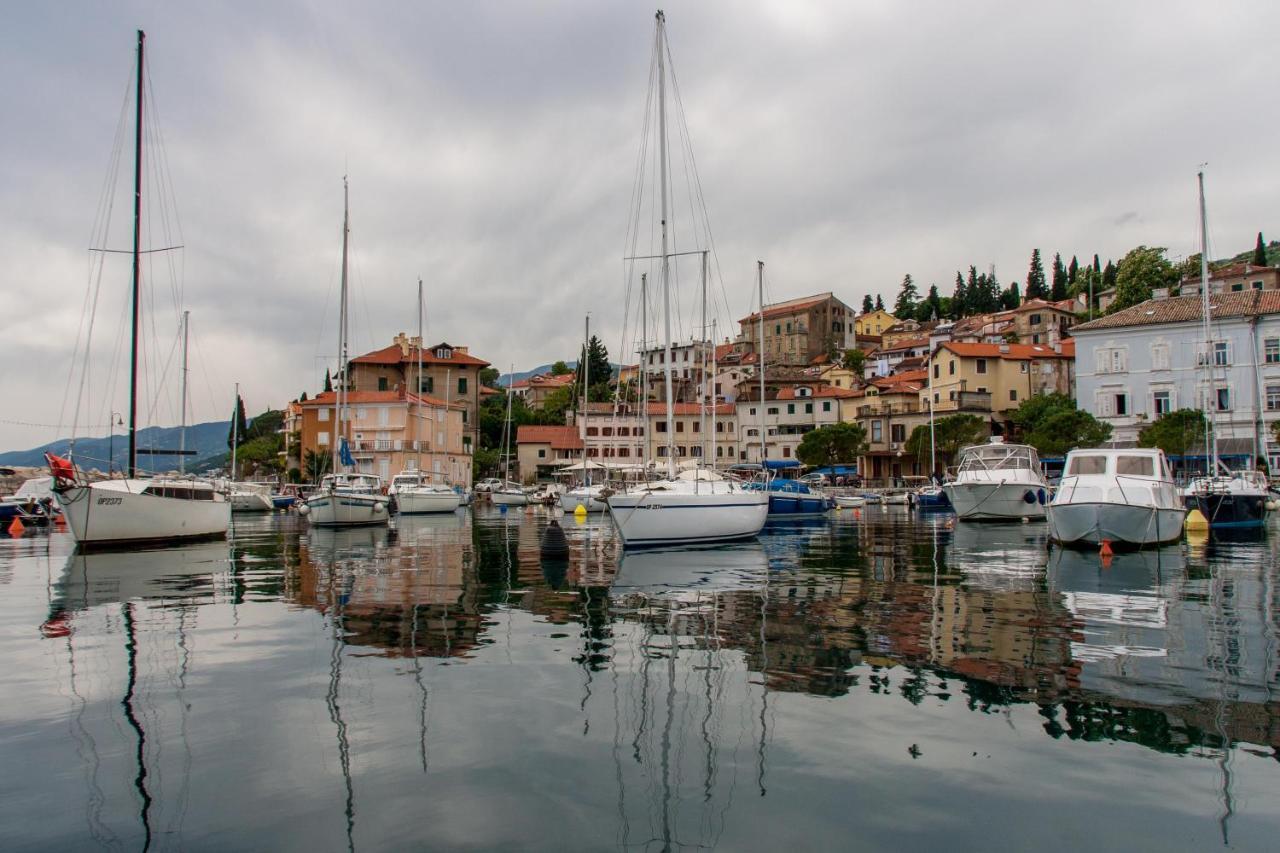 Apartments Matacin With Sea View Опатия Екстериор снимка