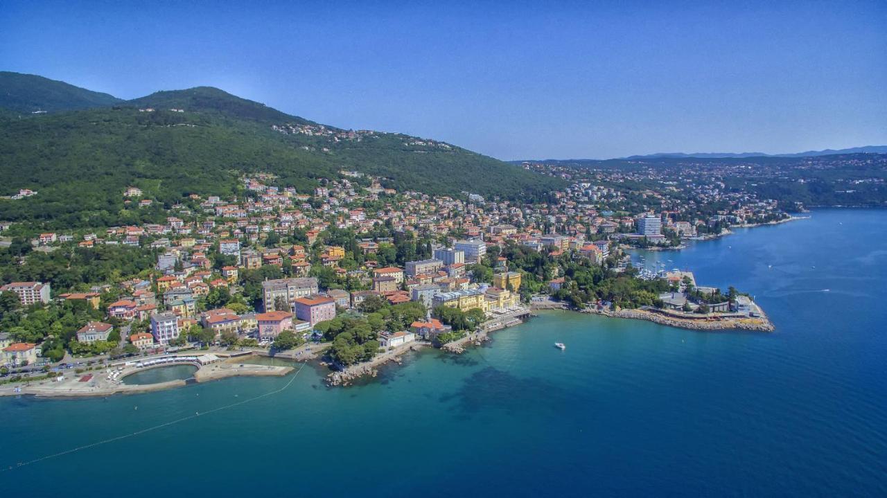 Apartments Matacin With Sea View Опатия Екстериор снимка