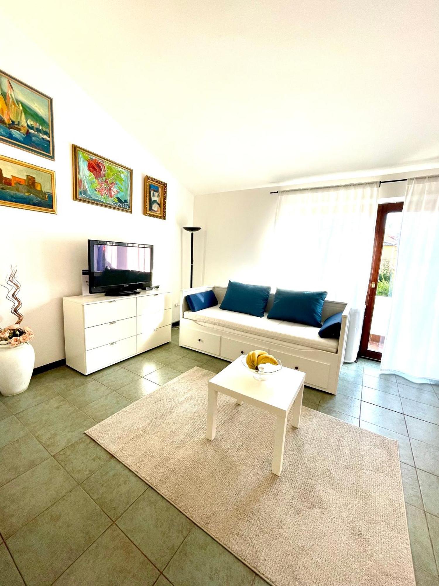 Apartments Matacin With Sea View Опатия Стая снимка