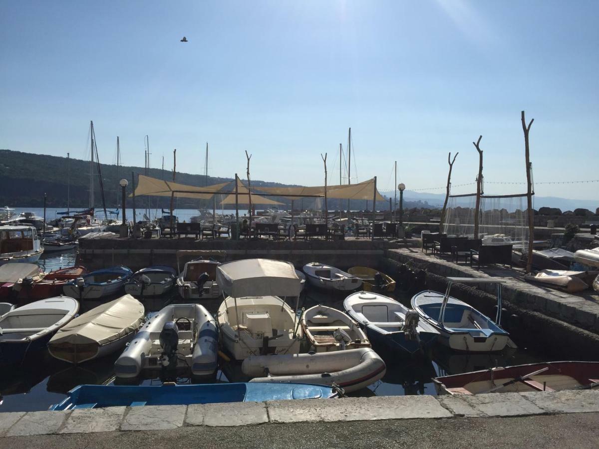 Apartments Matacin With Sea View Опатия Екстериор снимка