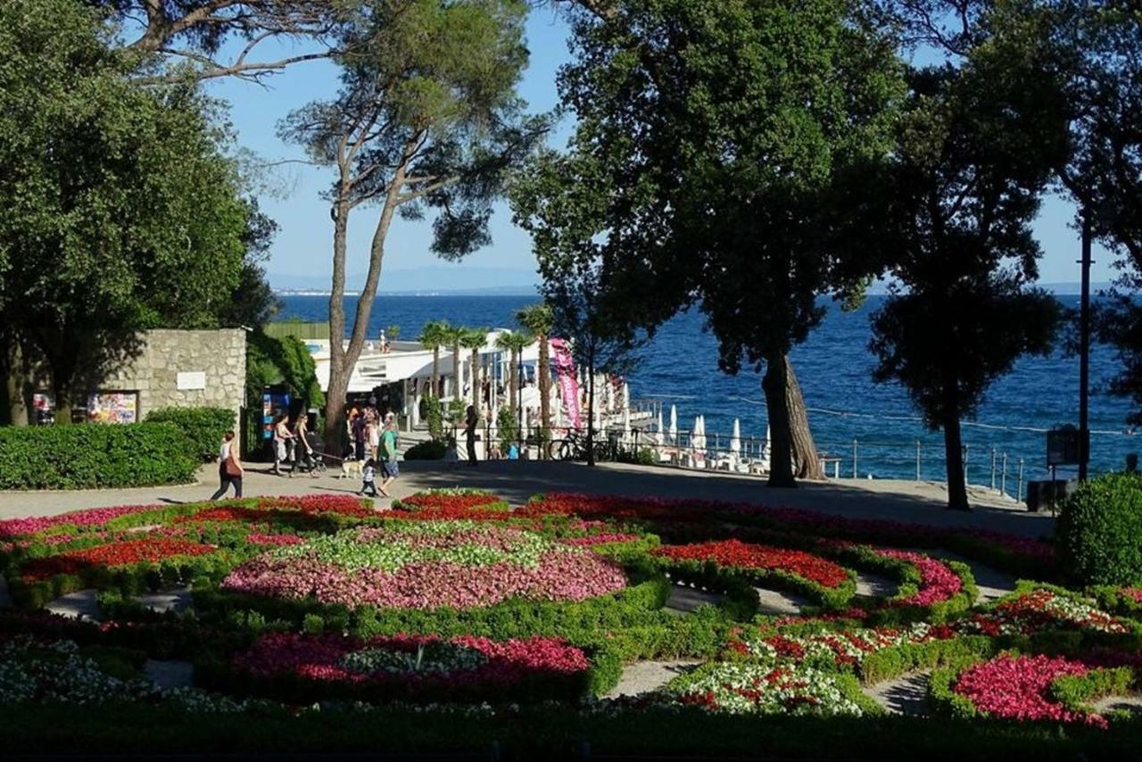 Apartments Matacin With Sea View Опатия Екстериор снимка